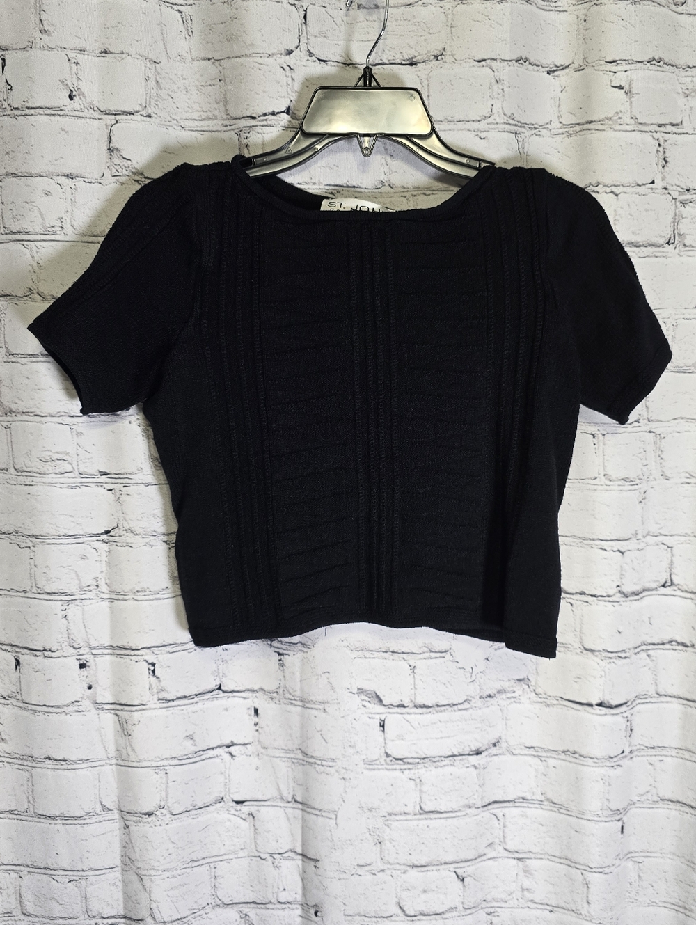 St. John Black Short-Sleeve Knit Cropped Top Size 4
